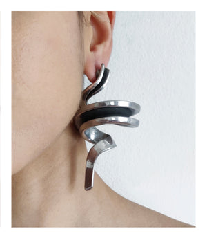 DISTORTED SPIRAL EARRING ALUMINIUM